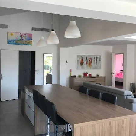 Вілла Villa Familiale Avec Piscine Et Climatisation *